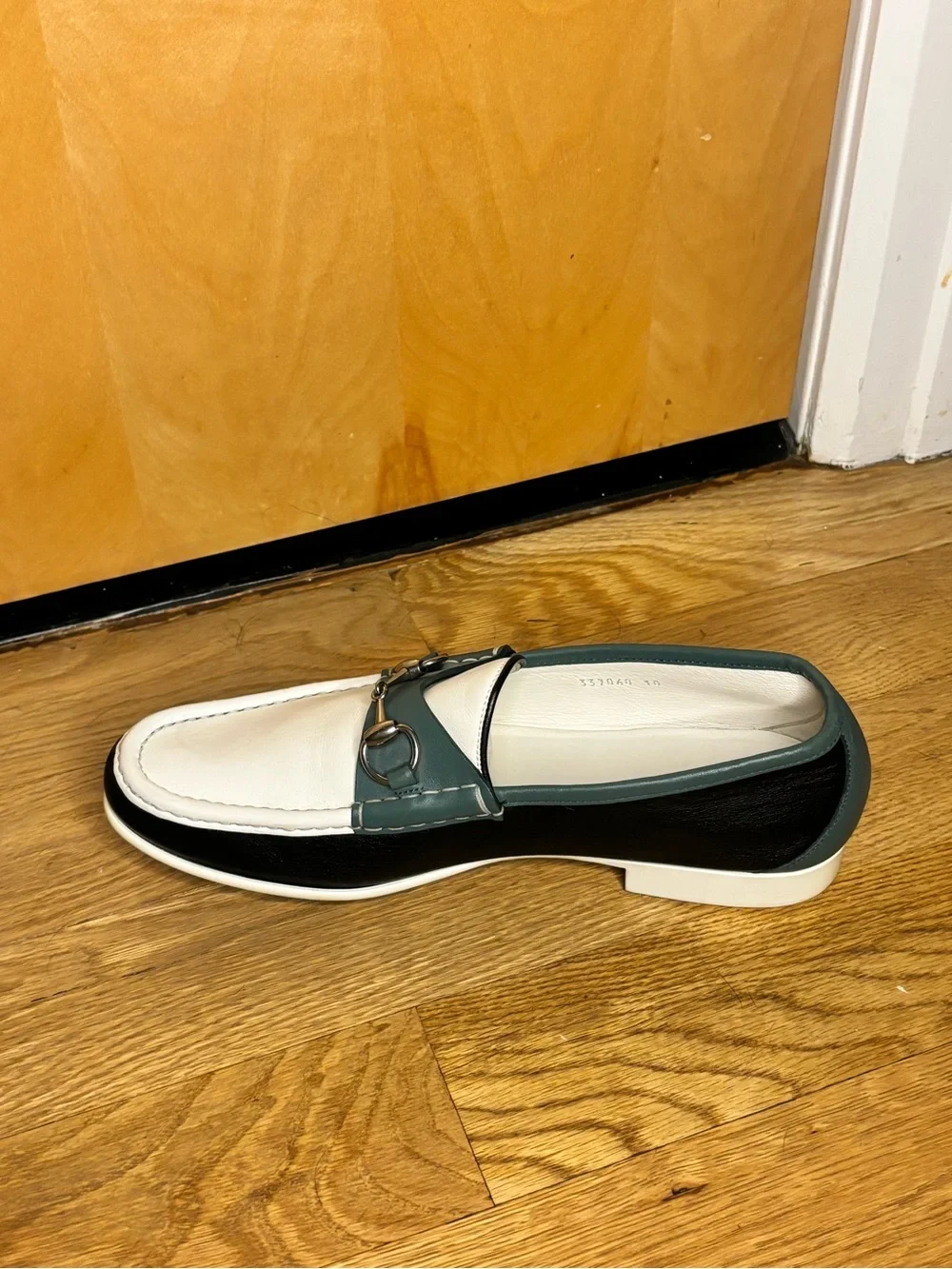 Gucci Men’s Size 11 White, Teal and Black Leather Horsebit Slip-On Loafers